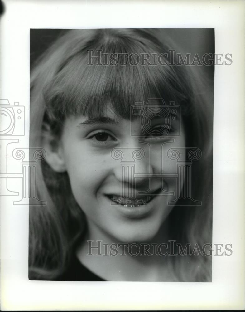 1995 Press Photo Girl smiles with braces, dentistry - mja96287 - Historic Images