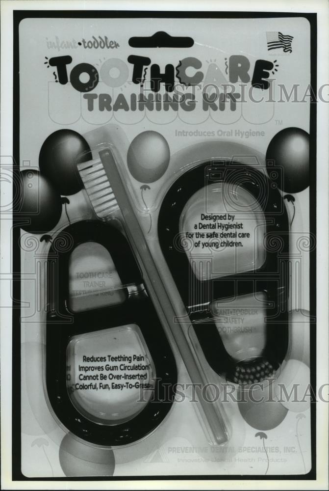 1994 Press Photo Toothcare training kit designed by Wisconsin dental hygienist - Historic Images