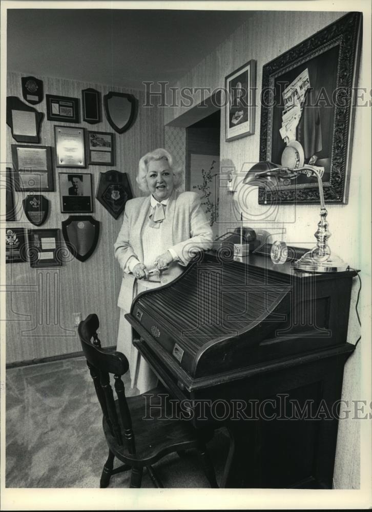 1986 Press Photo Mrs. Lee Dreyfus in her office in Wisconsin - mja96402 - Historic Images