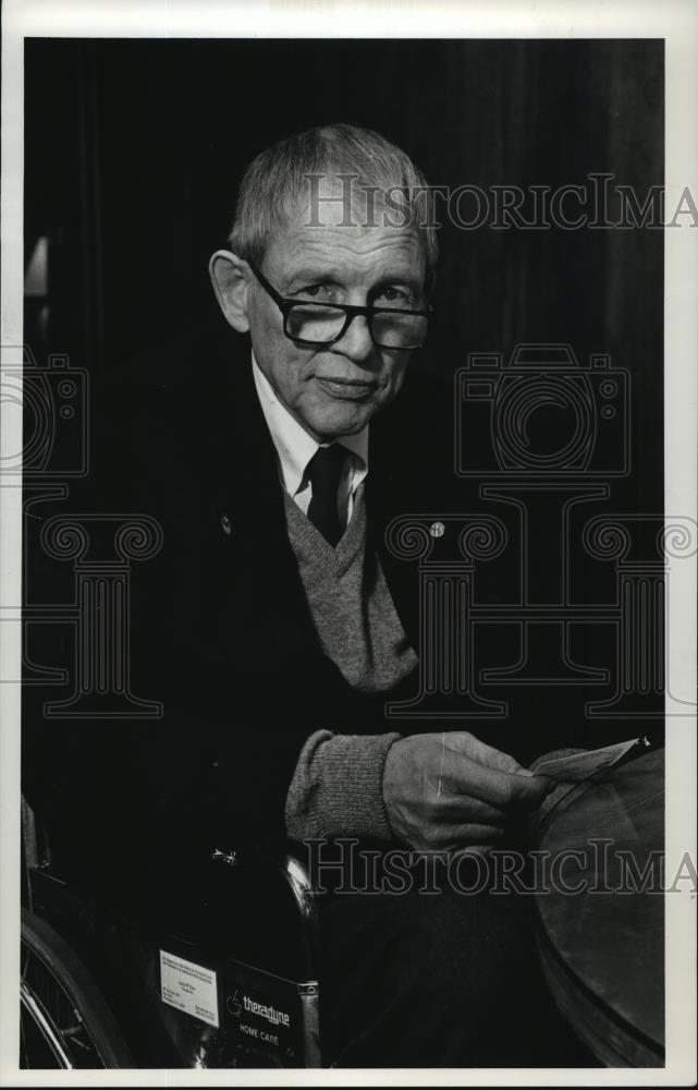 1989 Press Photo Justin Dart in Milwaukee to get support for Disabilities Act - Historic Images