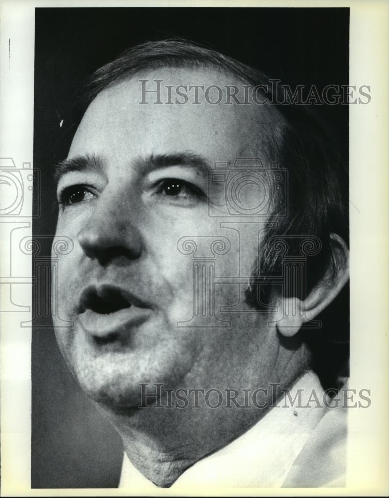 1979 Press Photo Harold Denson speaks to reporter in Harrisburg, Pa - mja96467 - Historic Images