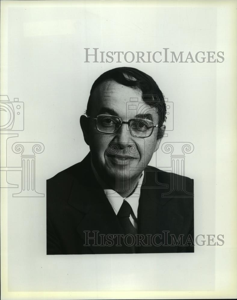 1981 Press Photo Mose Durst, President of Unification Church of America - Historic Images