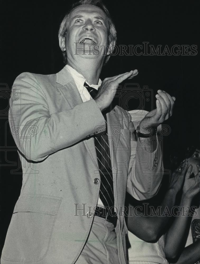 1985 Press Photo Governor Earl enjoyed the Willie Nelson concert - mja96650 - Historic Images