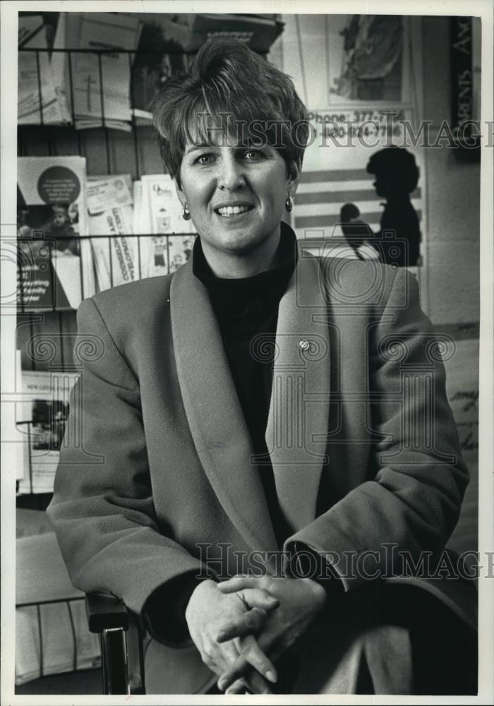 1992 Press Photo Director of Family Services Nancy Dick - mja96954 - Historic Images