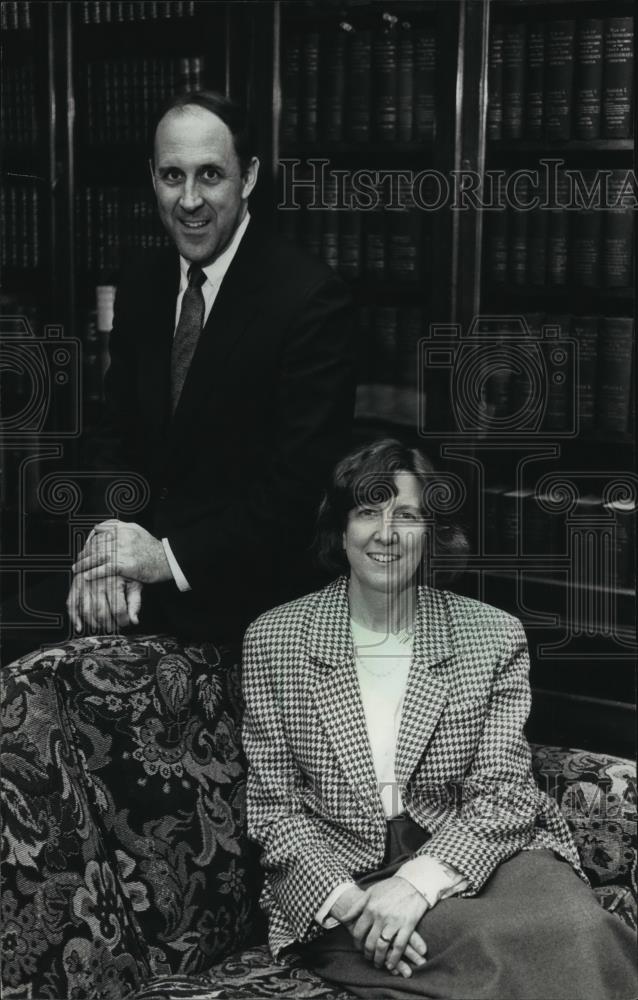 1990 Press Photo Lawyers Catherine Doyle and her older brother James Doyle - Historic Images