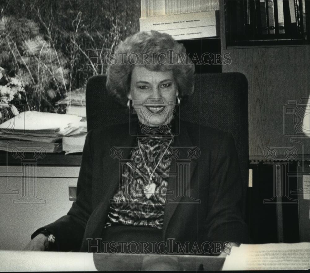 1990 Press Photo Judy Edgar, president and owner of Ralph Edgar Group Inc. - Historic Images