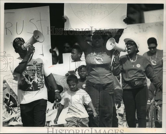 1992 Press Photo Marchers urging children to stay away from drugs and alcohol - Historic Images