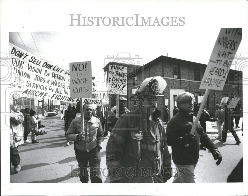1992 Press Photo City workers protest Mayor Young meet - RRV72677 - Historic Images