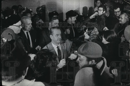 Press Photo Welfare mothers protest at the County Board committee room - Historic Images