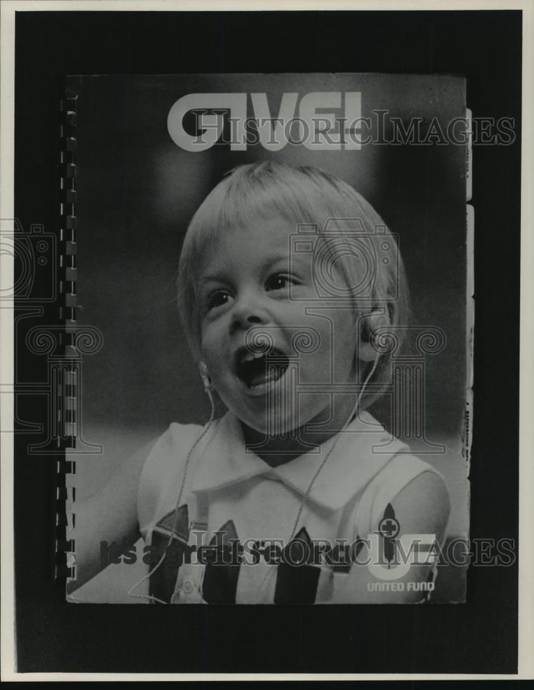 1985 Press Photo Jeannie Reinbold on Cover of United Way Magazine, Milwaukee - Historic Images