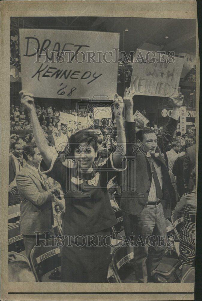 1968 Press Photo Democratic Convention Kennedy Signs - RRV70007 - Historic Images