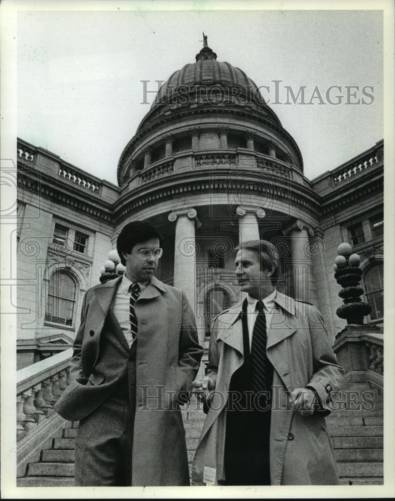 1982 Press Photo Gov.-Elect Anthony S. Earl Looks to Transition Hectic Campaign - Historic Images