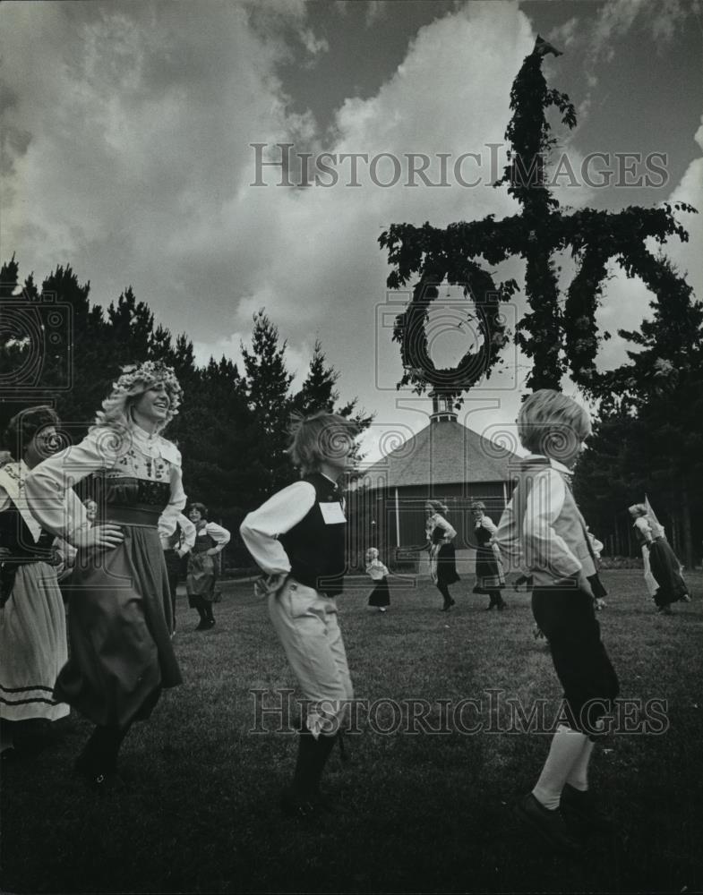 1982 Press Photo Old World Wisconsin, Juhannus Day festivities. - mja98486 - Historic Images