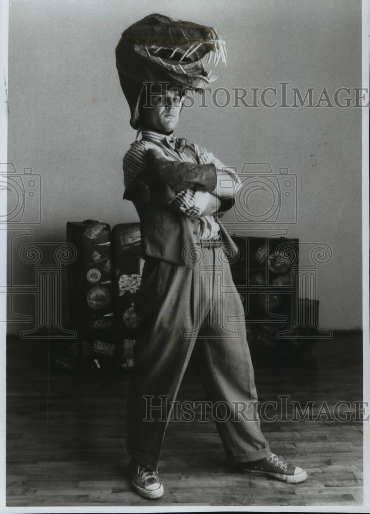 1990 Press Photo Michael Rock Dresses as Terrible Tyrone the Dinosaur - Historic Images