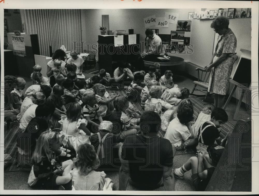 1988 Press Photo Sunday school session at Elmbrook Church, Wisconsin - mja98846 - Historic Images