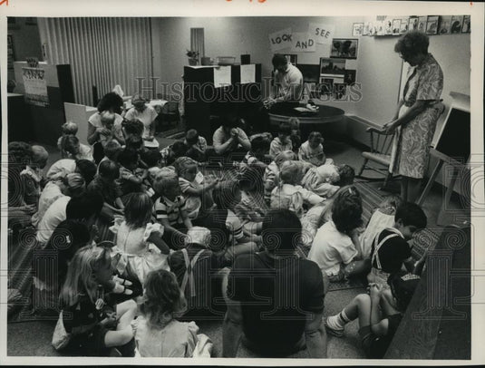 1988 Press Photo Sunday school session at Elmbrook Church, Wisconsin - mja98846 - Historic Images