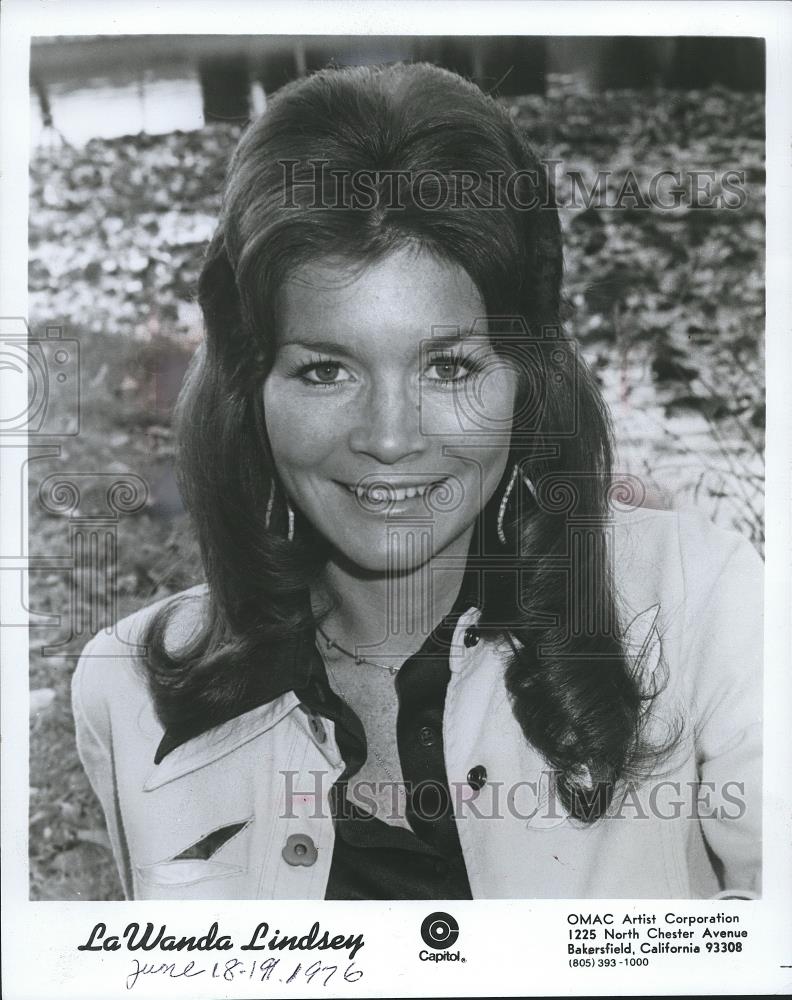 1976 Press Photo La Wanda Lindsey TV Star of "Hee Haw" - mjb06067 - Historic Images