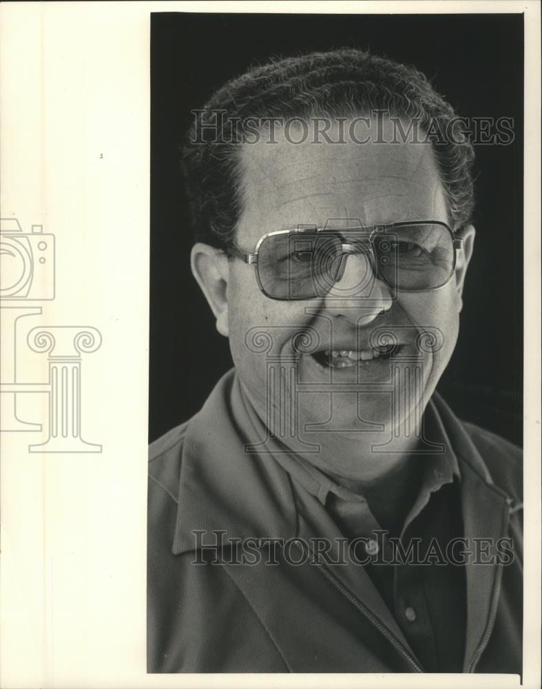 1987 Press Photo Gerald Littel, science director at St. Jude Grade School - Historic Images