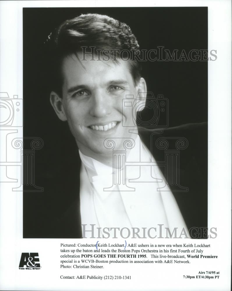 1995 Press Photo Keith Lockhart leads the Boston Pops Orchestra for 4th of July - Historic Images