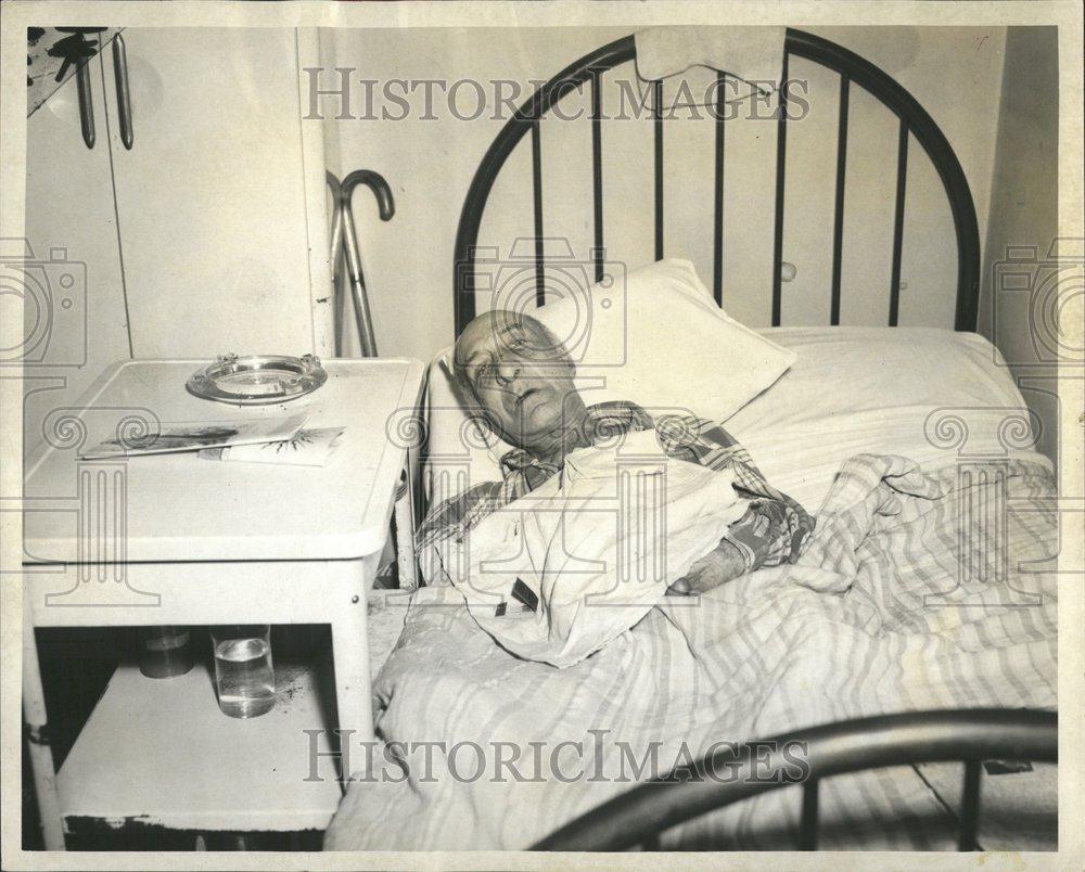 1956 Press Photo Nursing Homes Patient Doctor Hospital - RRV43363 - Historic Images