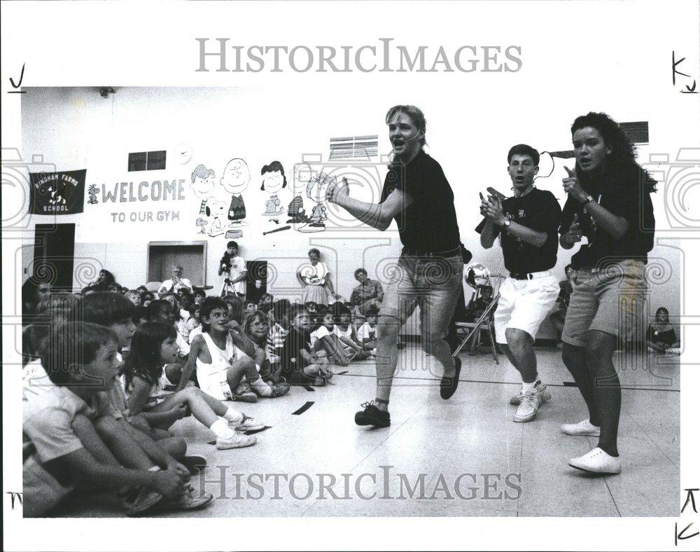 1991 Press Photo Bingham Drama Club Grove high scholl - RRV51525 - Historic Images