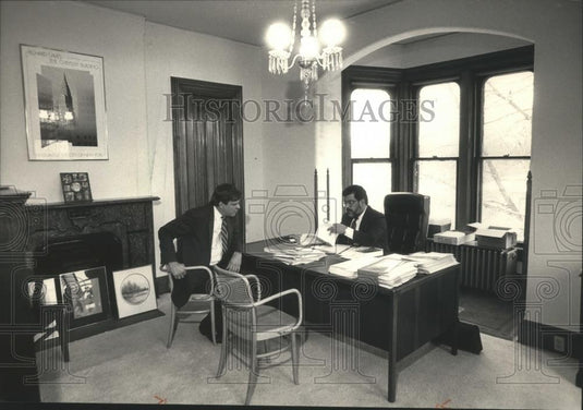 1988 Press Photo Ness Flores and Len Adent Lawyers, Sharing Private Law Practice - Historic Images
