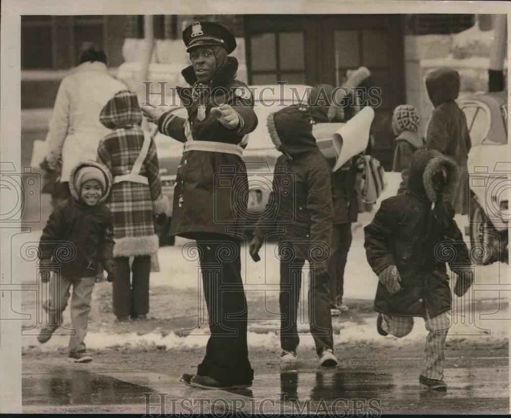 1976 Press Photo Children at Milwaukee Schools 4th St. School - mjb64075 - Historic Images