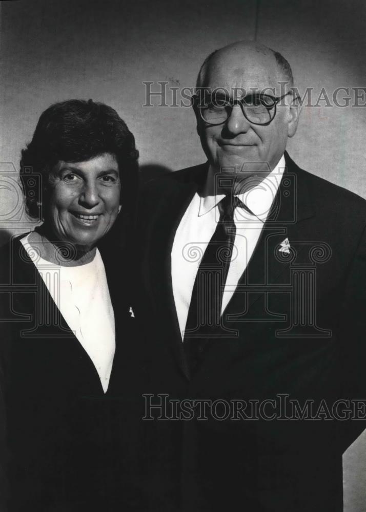 1991 Press Photo Leonard and Diana Goldstein, United Cerebral Palsy telethon - Historic Images