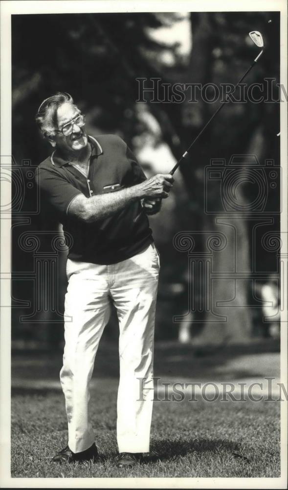 1989 Press Photo Ed Kasun feels high fees on golf courses affect senior citizens - Historic Images