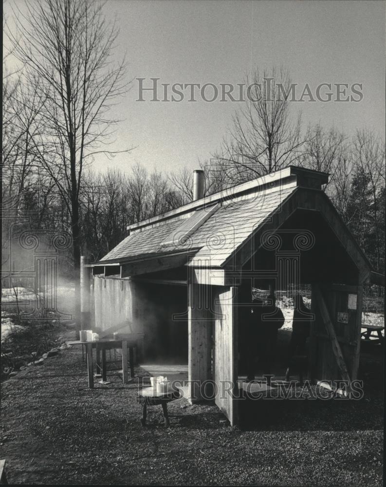 1985 Press Photo Sugar Shack in Operation at Riveredge Nature Center, Newburg - Historic Images