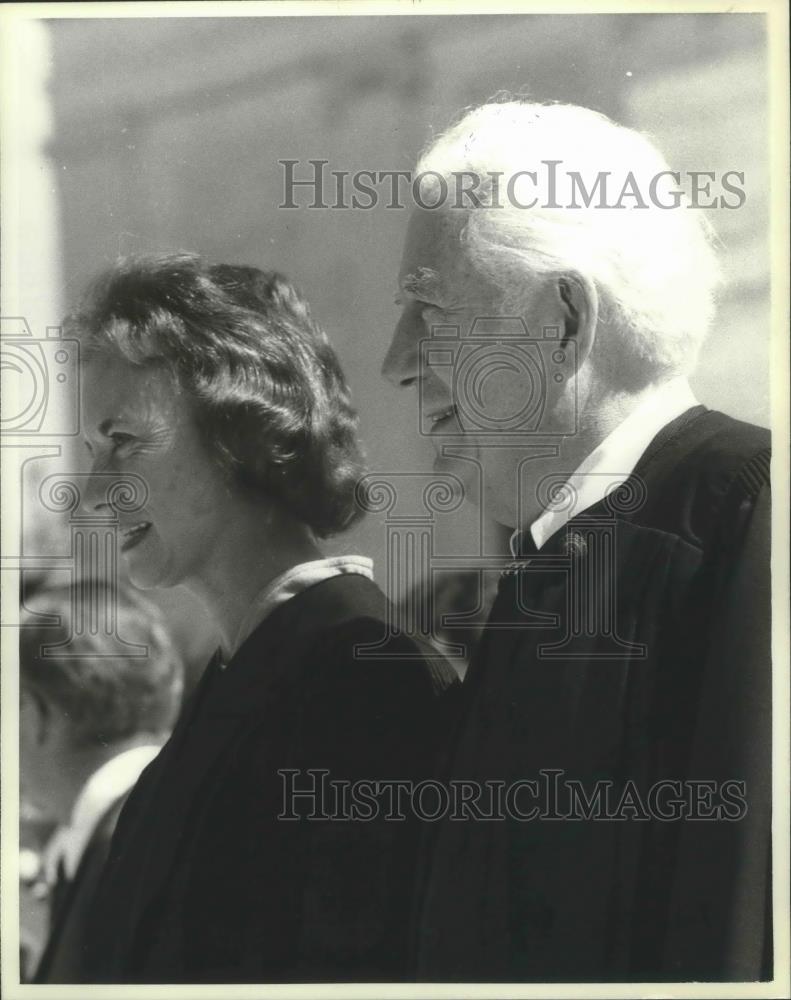 1981 Press Photo Sandra Day O'Connor & Chief Justice Warren Burger, Washington - Historic Images