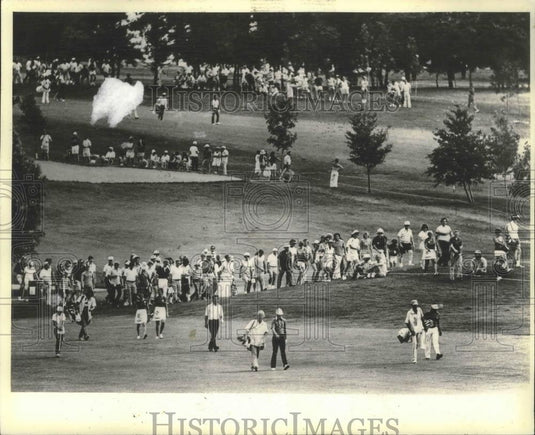 1978 Press Photo GMO, Johnny Miller and Calvin Peete 18th green - mjb65737 - Historic Images