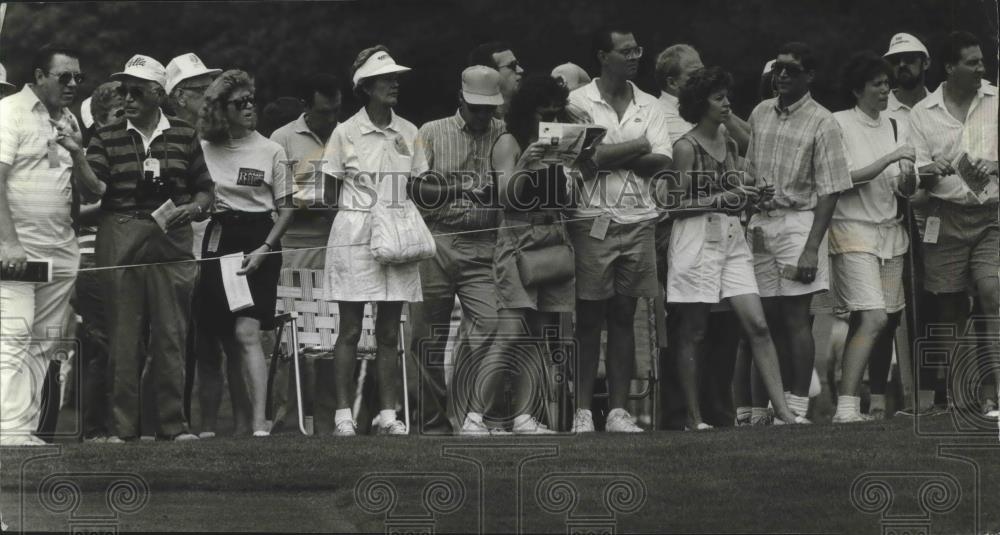 1990 Press Photo Possible record crowd watching Greater Milwaukee Open - Historic Images