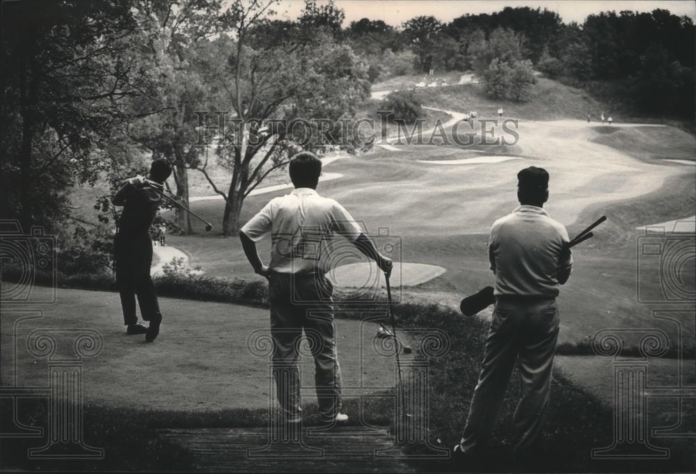 1991 Press Photo Dave Miley tees off at State Open at Blackwolf Run golf course - Historic Images