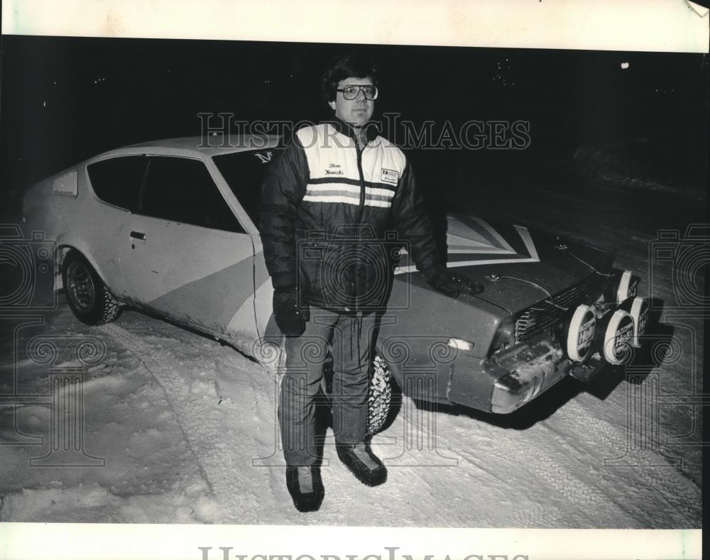 1983 Press Photo Steve Nowicki with Plymouth Arrow He Drove to Title Wisconsin - Historic Images