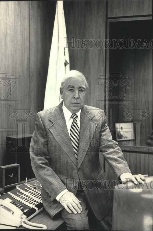 1987 Press Photo Milwaukee County Executive William O'Donnell - mjb67000 - Historic Images