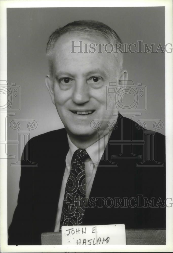 1994 Press Photo John E Haslam, candidate for South Milwaukee Board of Education - Historic Images