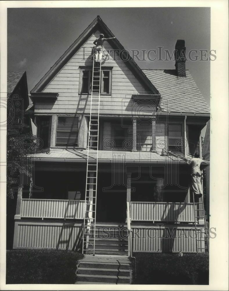 1989 Press Photo Rehab of a home once owned by Mayor Daniel Hoan in Milwaukee. - Historic Images