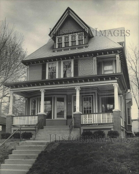 1983 Press Photo Home for sale in Milwaukee's East Side - mjb67410 - Historic Images