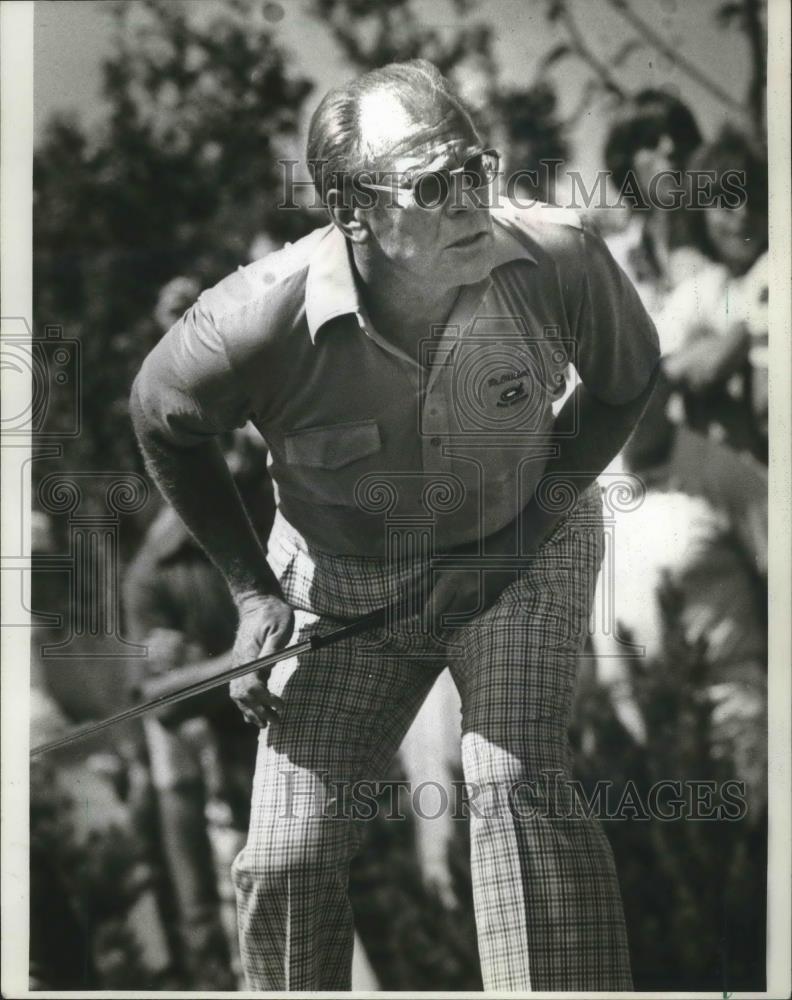 1977 Press Photo Former President Ford Golfs, Milwaukee - mjb67493 - Historic Images