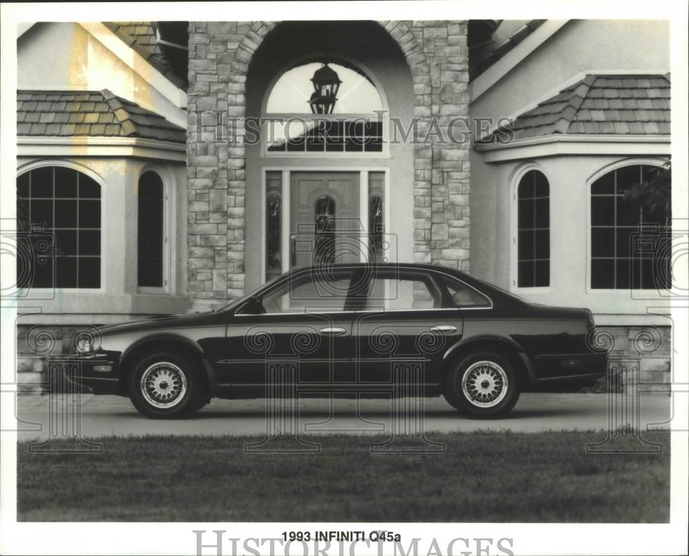 1993 Press Photo Infiniti Q45 Sedan - mjb67845 - Historic Images