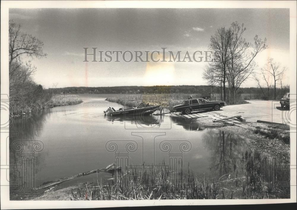 1992 Press Photo Boat Launch on Silver Lake, Kenosha County - mjb67890 - Historic Images