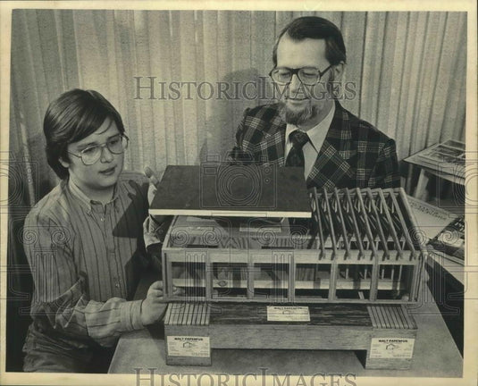 1986 Press Photo Walter Papenfus, energy consultant, New Berlin, Wisconsin - Historic Images
