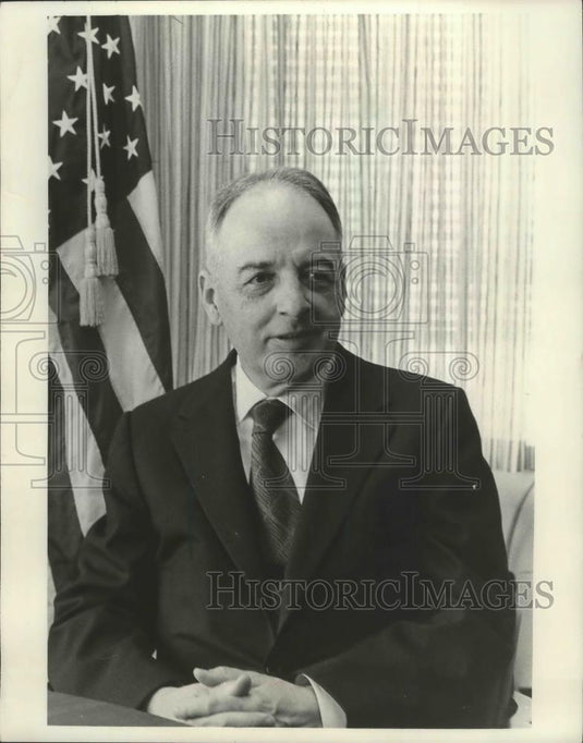 1977 Press Photo Dr. Arthur S. Flemming - mjb68597 - Historic Images