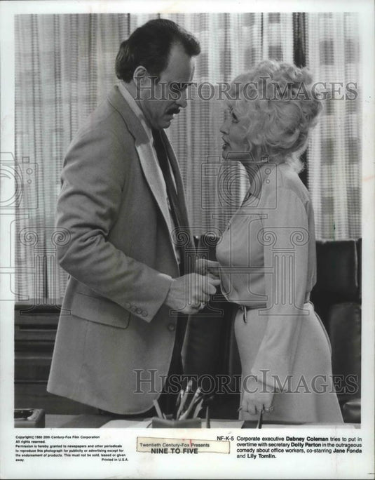 1980 Press Photo Dolly Parton in "Nine to Five" - mjb68663 - Historic Images