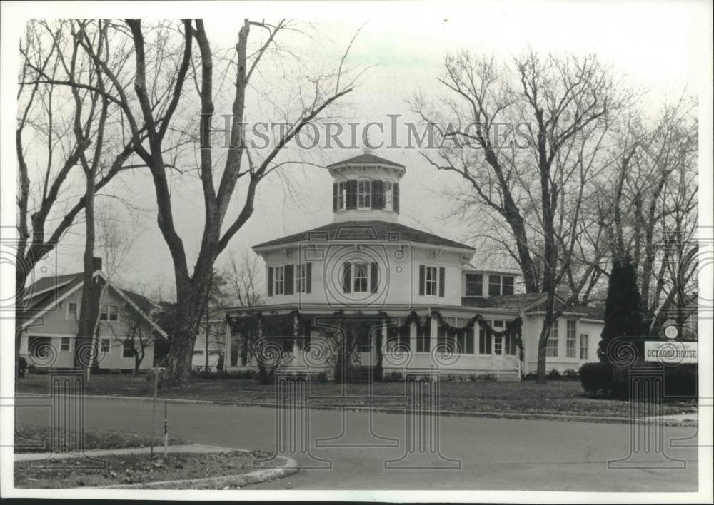 1992 Press Photo Octagon House, St. Croix Historical Society, Wisconsin - Historic Images