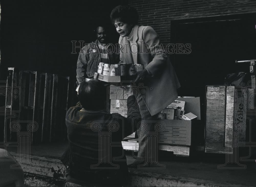 1990 Press Photo Evelyn Grant, Leroy Witz with The Hunger Task Force, Milwaukee - Historic Images