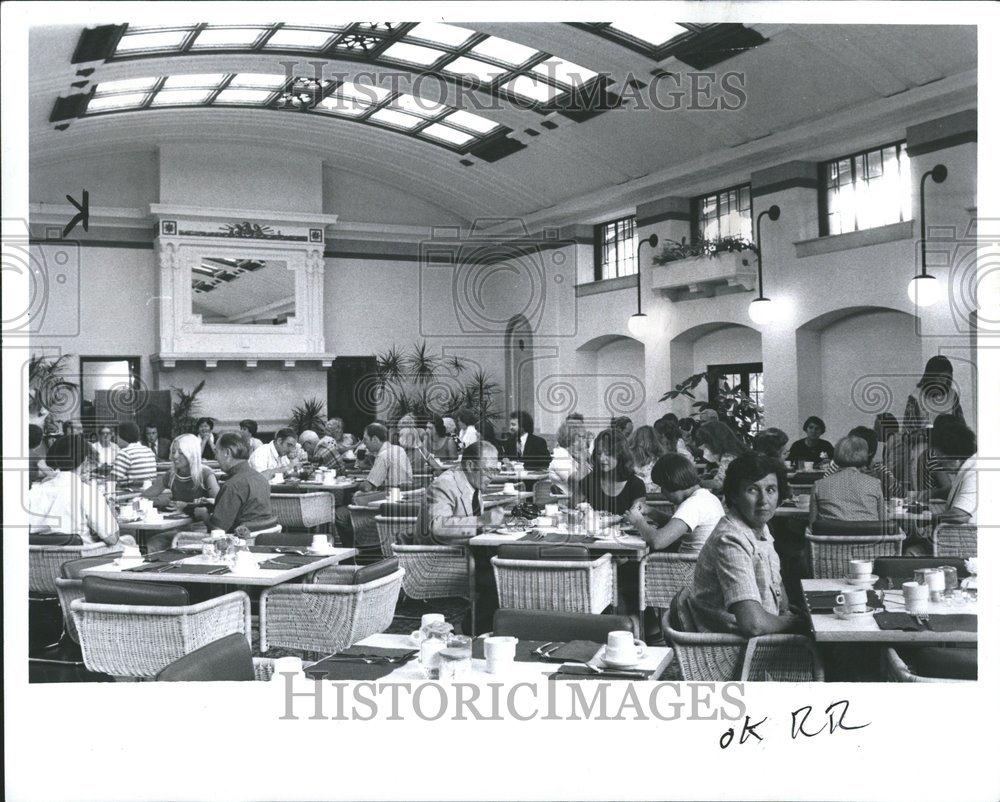 1977 Press Photo The Pool Restaurant In Michigan - RRV51549 - Historic Images