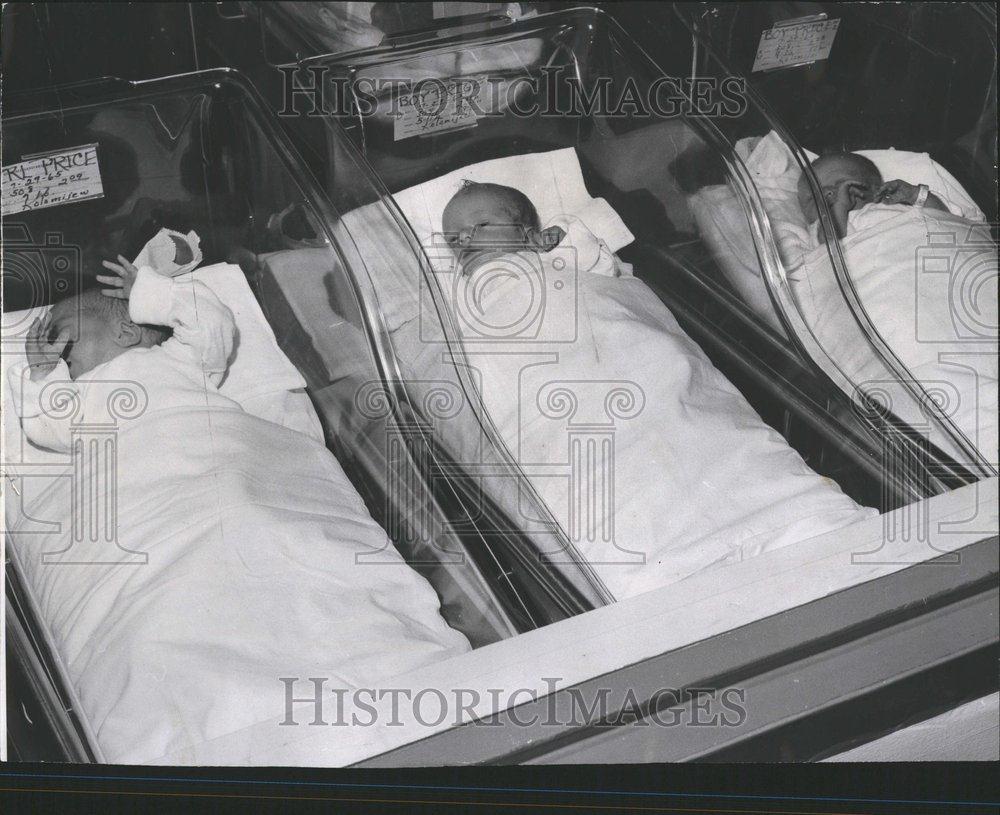 1965 Press Photo Triplets Yvonne Perry Gary Babies - RRV43341 - Historic Images