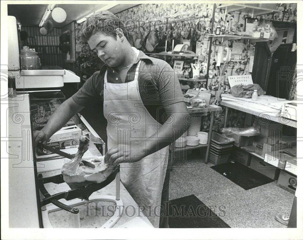 1982 Press Photo Jeff Sobzcak&#39;s Avondale Sausage Shoppe - RRV44581 - Historic Images